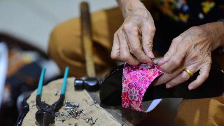 ropa de diseño frente a moda rapida en la industria textil