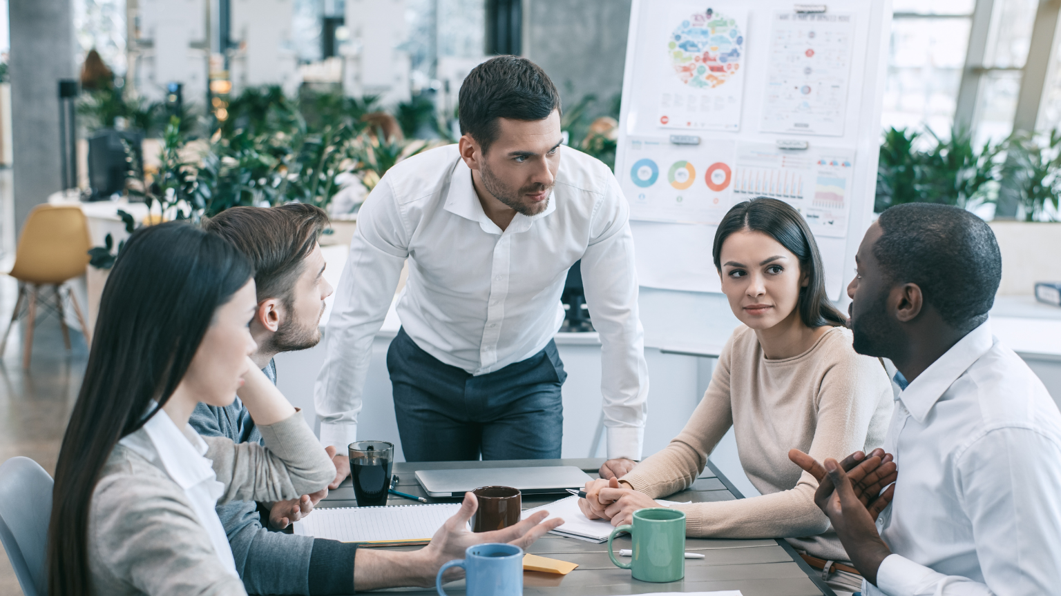 ¿Cómo mejorar la comunicación en equipos bajo presión?