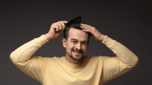 Trucos para peinar el cabello corto masculino como un profesional