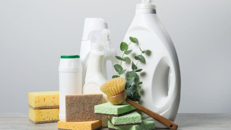 ¿Cómo elegir productos de limpieza industrial sin dañar el entorno?