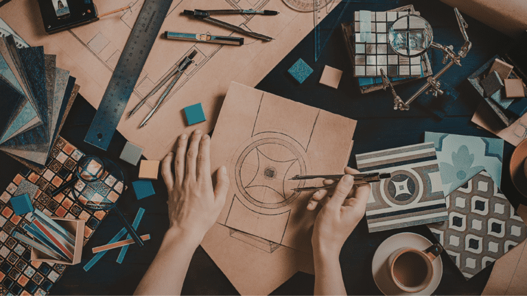 Diseño de packaging creativo aplicado a bolsas y envases comerciales.