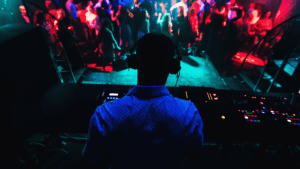 Fiesta con animación para eventos en Córdoba y música en vivo.