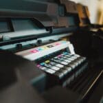 Comparativa entre impresión digital y offset en servicios gráficos profesionales