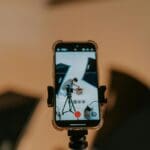 Fotografía de producto profesional en estudio comparada con fotos de producto hechas con móvil para ecommerce