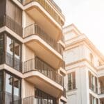 Guía para invertir en mercados inmobiliarios emergentes.