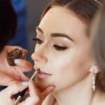 maquillaje para eventos de larga duración aplicado por profesional