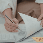 Revisión de documentación dentro de servicios tributarios empresariales.