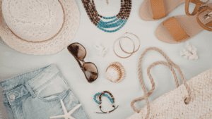 Accesorios de mujer que transforman cualquier look básico