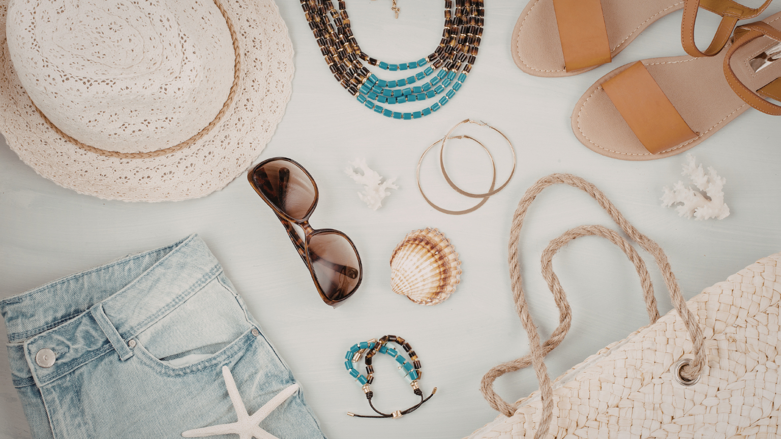 Accesorios de mujer que transforman cualquier look básico