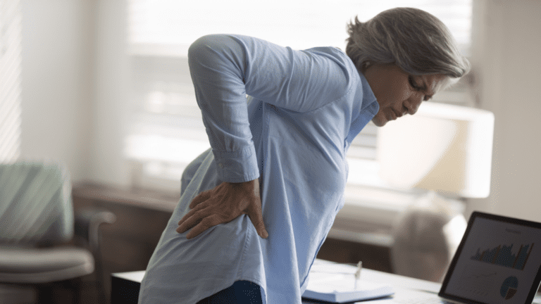 ¿Por qué aparece el dolor de espalda aunque no hagas esfuerzos?