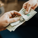 ¿Qué hacer si no te pagan una deuda en España?