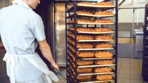 ¿Cómo elegir la mejor maquinaria industrial para panadería profesional?