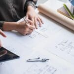 Proceso de proyectos arquitectónicos desde el concepto inicial hasta la planificación y diseño arquitectónico en estudio de arquitectura profesional