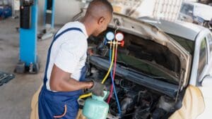 carga aire acondicionado coche en verano con salidas de aire funcionando correctamente