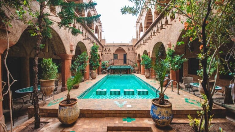 Hotel histórico con encanto en Badajoz ideal para desconectar en un entorno tranquilo y elegante