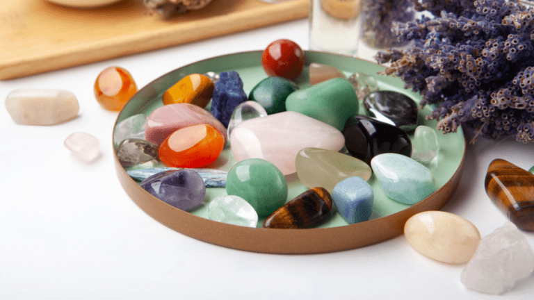 Cómo usar cristales en tu día a día en rutina de bienestar.