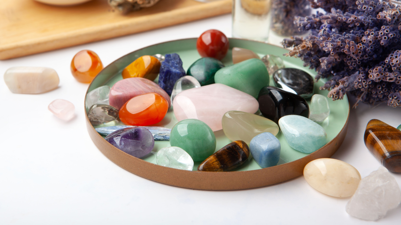 Cómo usar cristales en tu día a día en rutina de bienestar.