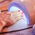 Cómo usar láminas de gel para uñas en casa fácilmente