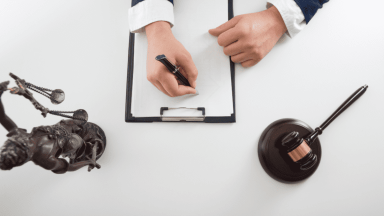 Servicios jurídicos especializados en derecho penal y penitenciario.