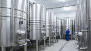 ¿Qué son los depósitos de acero inoxidable para vino y por qué se usan?