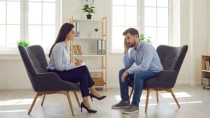 ¿Qué es el estrés crónico y cómo afecta a la vida diaria?