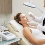 ¿Qué es un tratamiento antiedad y cómo puede ayudar a la piel?