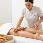¿Qué es la maderoterapia corporal y cómo funciona?