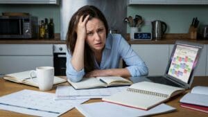 ¿Qué es el estrés crónico y cómo reconocer sus señales?