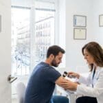 ¿Qué es un dermatólogo privado en España y por qué considerarlo?