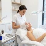 ¿Qué son los tratamientos faciales para mujeres?