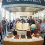 ¿Cuál es el libro más vendido en la historia y por qué su influencia es tan grande?