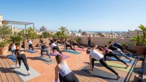 ¿Qué es un retiro de yoga en Barcelona y por qué considerarlo?