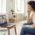 ¿Qué es la atención de una psicóloga online y cómo puede ayudar a las personas?