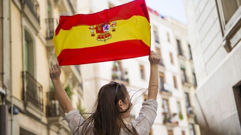 ¿Cómo empezar una nueva vida legal en España paso a paso?