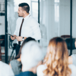 ¿Cómo la formación para empresas en Barcelona mejora el bienestar laboral?