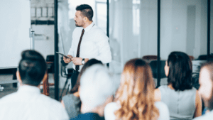 ¿Cómo la formación para empresas en Barcelona mejora el bienestar laboral?