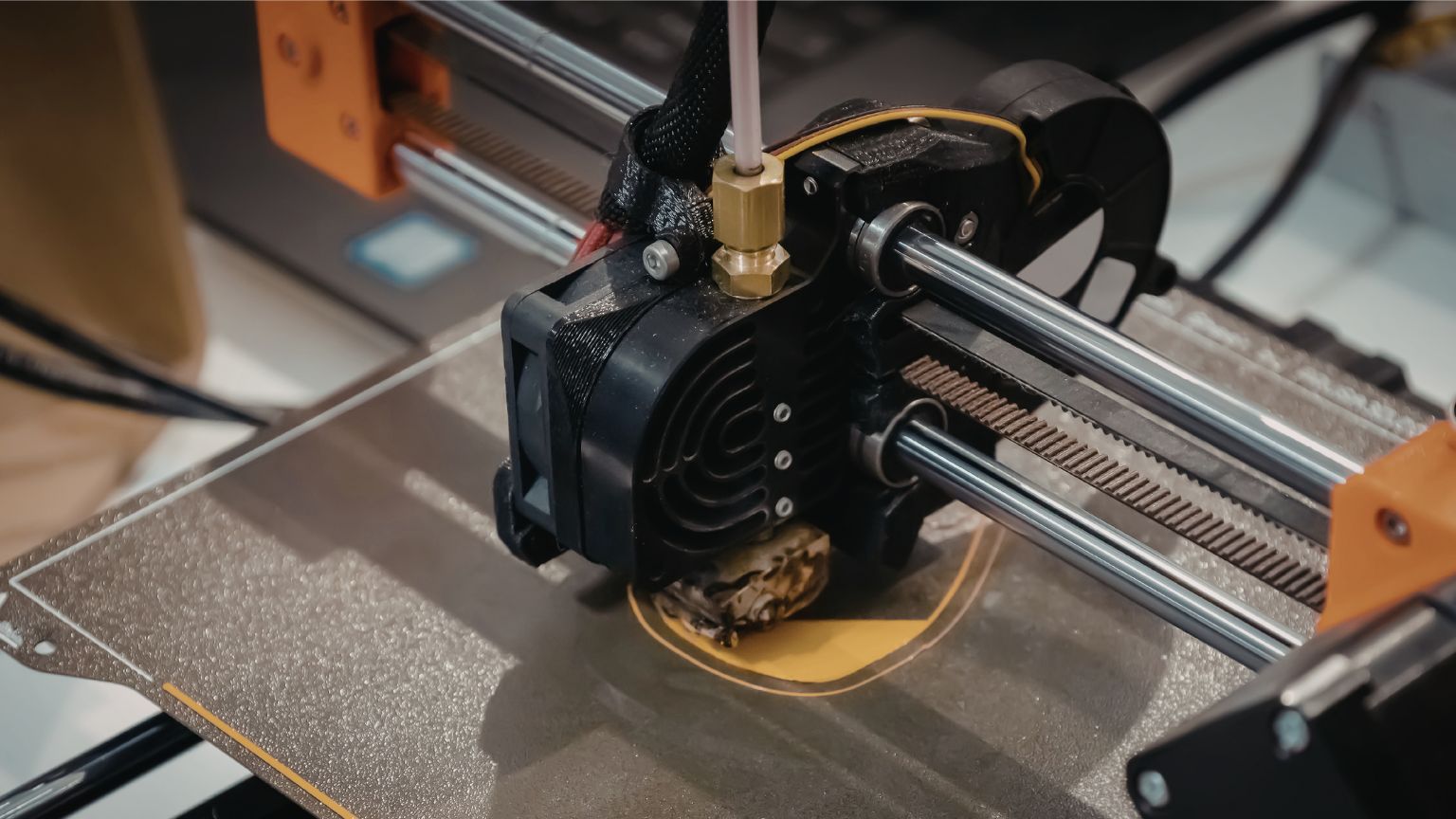 Impresora 3D fabricando prototipo para arquitectura industria y diseño