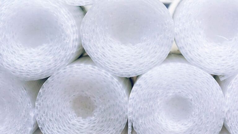 embalaje para cuadros con materiales protectores y cajas para arte durante el envío