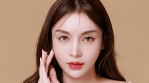 Skincare coreano aplicado en el cuidado facial para mejorar la salud de la piel.