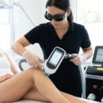 ¿Qué es la depilación laser y cómo puede ayudar a eliminar el vello?