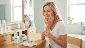 ¿Qué es la piel sensible a los 40 y cómo cambia con la edad?