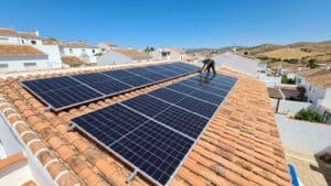 ¿Qué son las placas solares y cómo funciona la energía solar en España?