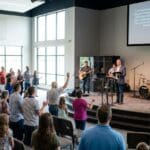 ¿Qué es una iglesia evangélica y cómo se diferencia de otras comunidades?