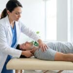 ¿Qué es la osteopatía y qué hacen los médicos osteópatas?