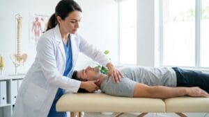 ¿Qué es la osteopatía y qué hacen los médicos osteópatas?