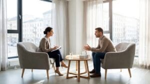 ¿Qué es la terapia psicológica y cómo puede ayudar en la vida diaria?