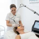 ¿Qué son los servicios de estética avanzada y cómo benefician la piel?