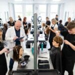 ¿Qué es un curso de peluquería y por qué es una buena opción profesional?