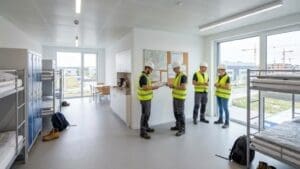 ¿Qué es un hostal para trabajadores y cómo funciona su servicio?