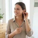 ¿Qué son las joyas minimalistas y cómo definen el estilo personal?